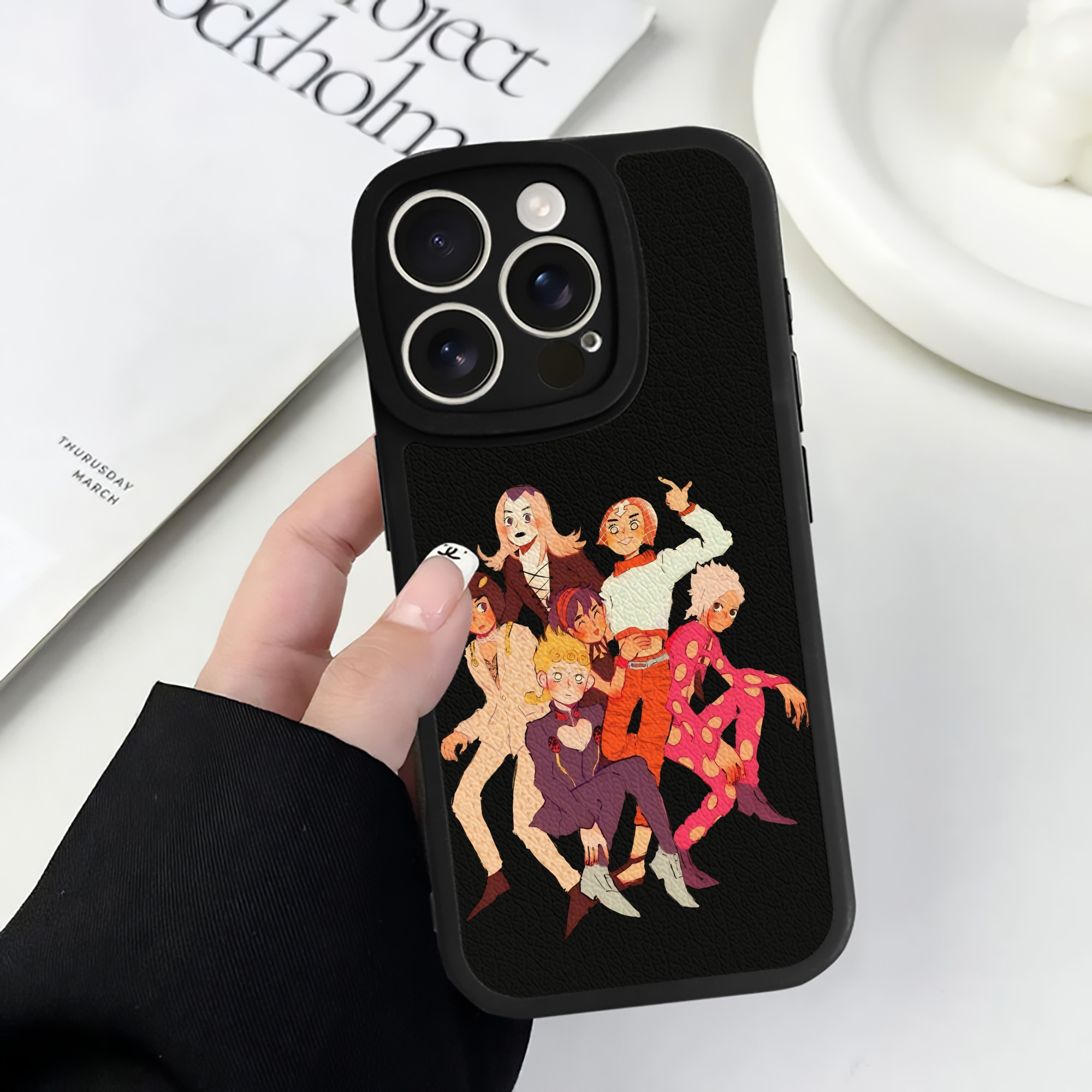 （画像用） ジョジョの奇妙な冒険 JoJo's Bizarre Adventure 【iPhone 16シリーズ対応】シリコンスマホケース（レザー調） 材質：シリコン